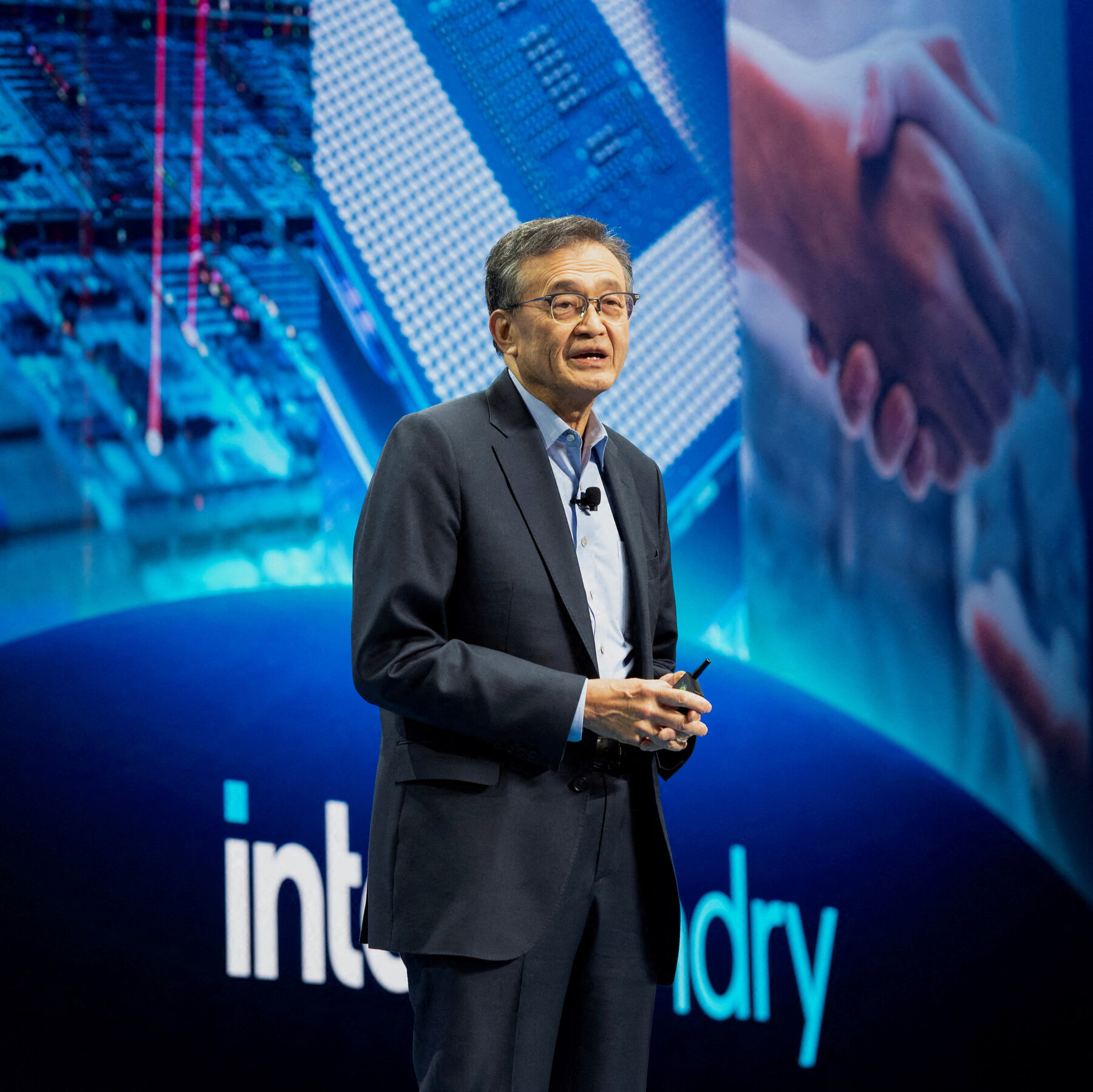 Intel Strikes Deal With a Chip Start-Up Its C.E.O. Invested In