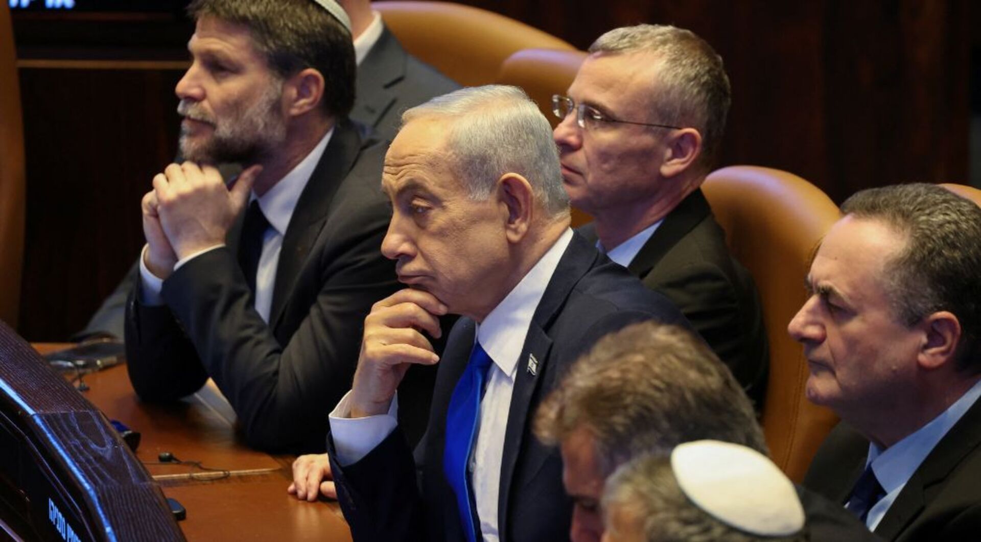 What dangers does the Iran war pose for Israel?