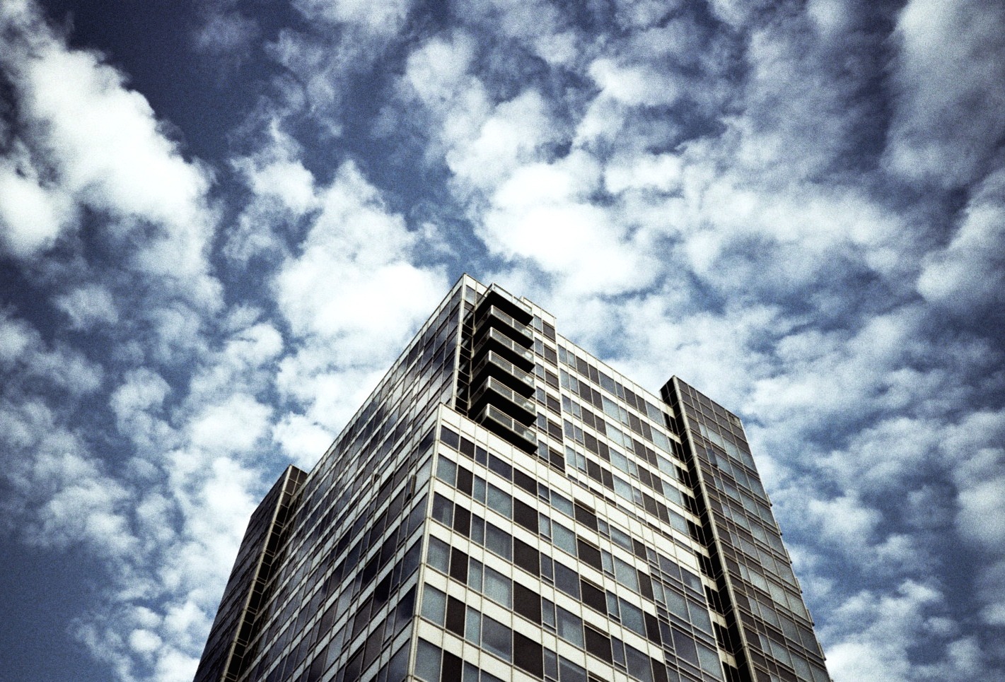 Lack of regulatory action on hyperscaler dominance prompts inquiry chair to quit