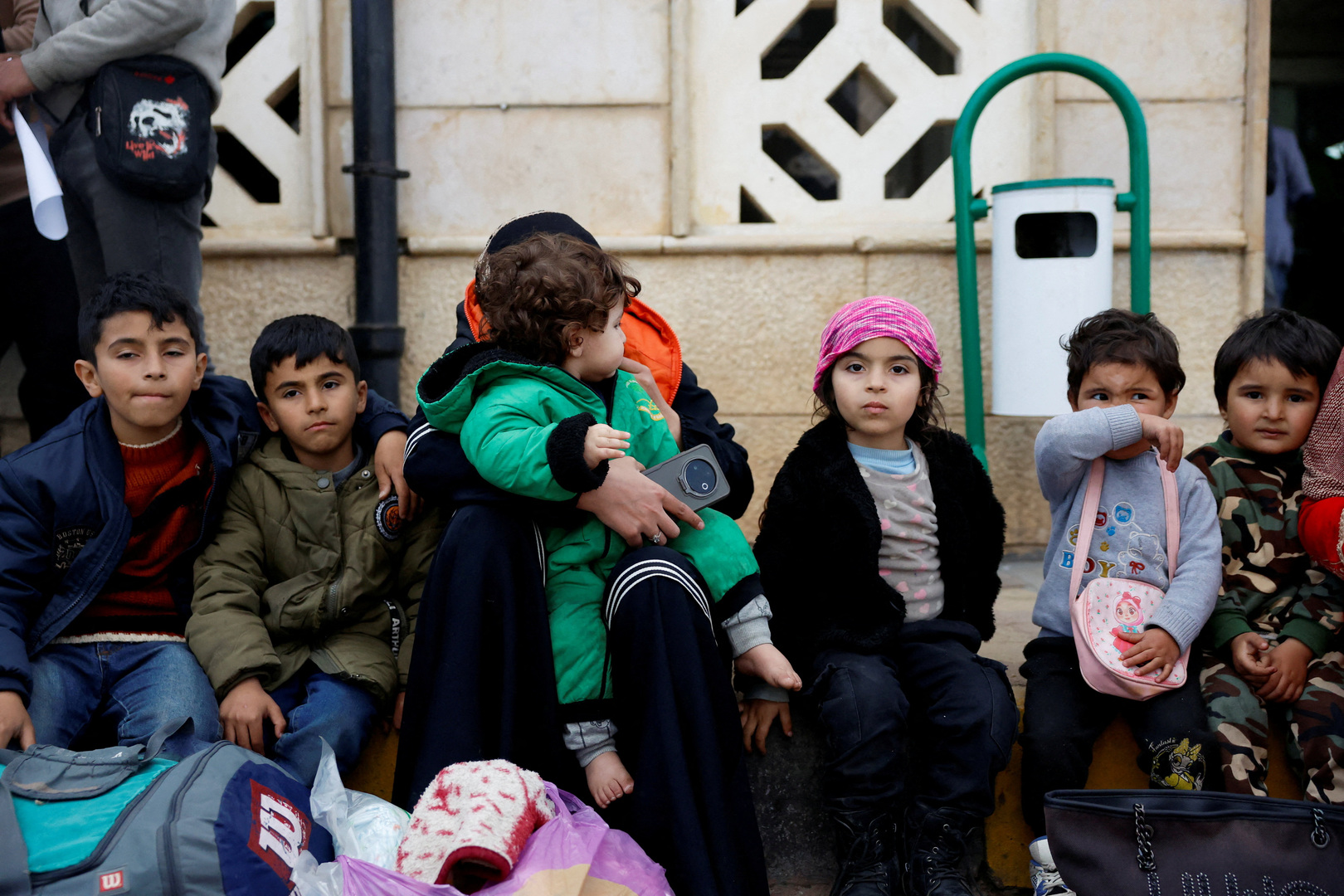 Thousands of Syrian refugees flee Lebanon after Israeli strikes