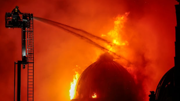 Glasgow fire destroys historic building, disrupts train travel