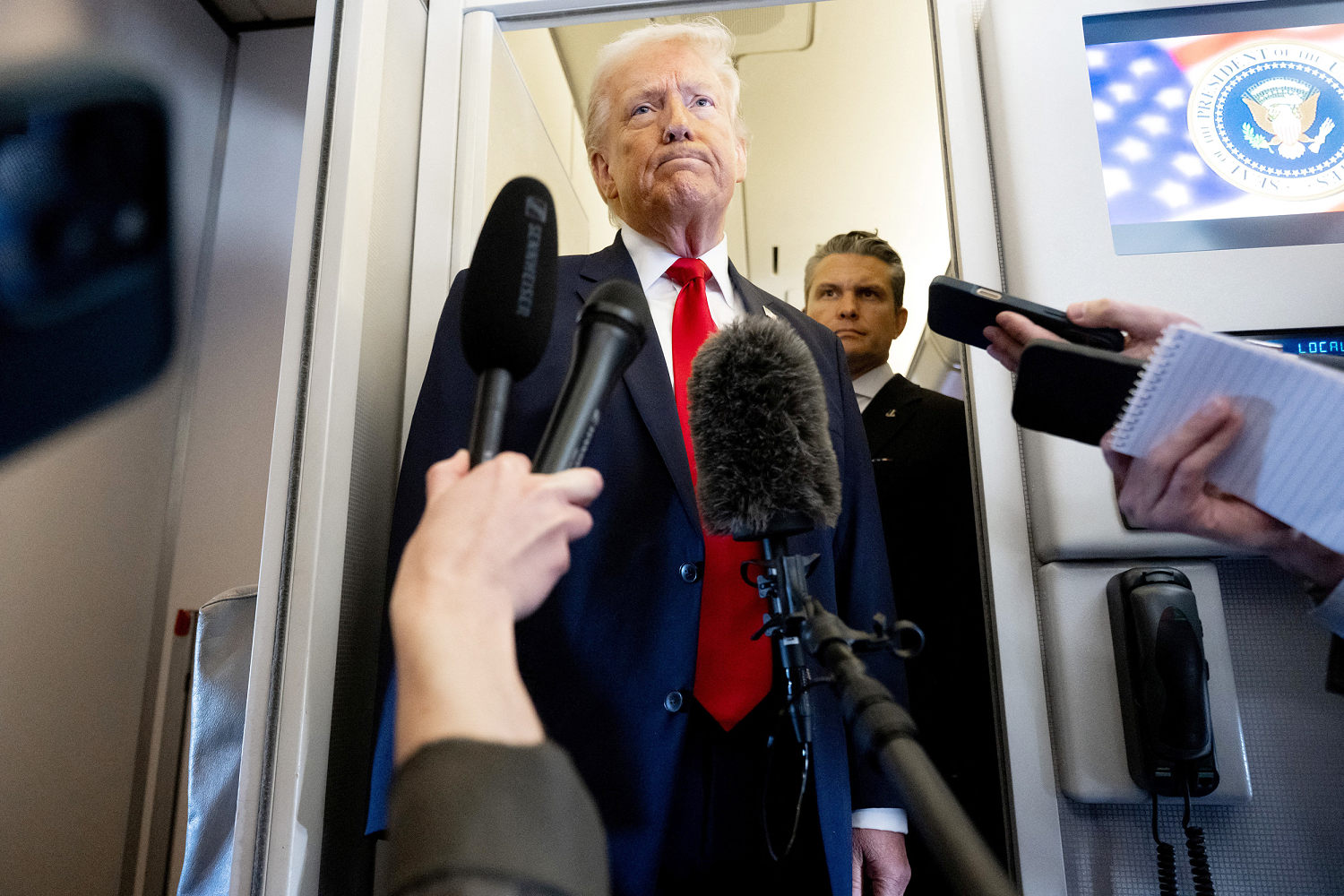 Democrats ask Pentagon about Iran school strike and role of AI