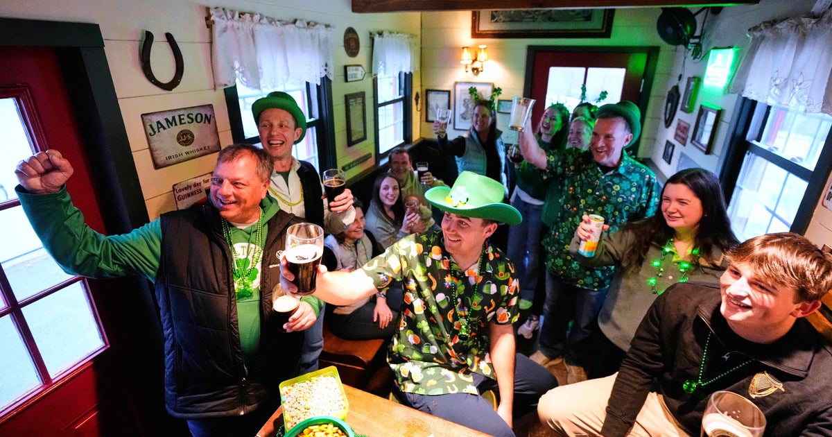 Portable Pubs On Wheels Bring Ireland To New England