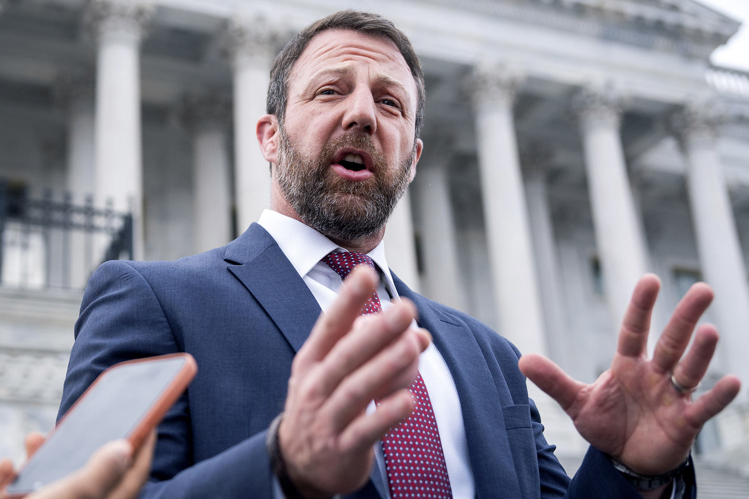 Trump’s DHS pick Mullin advances by one vote after Sen. Fetterman votes yes