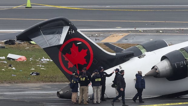 U.S. officials say both black boxes recovered from fatal Air Canada runway crash
