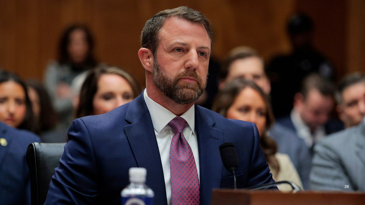 Sen. Markwayne Mullin bought Chevron, Raytheon stock days before Maduro capture