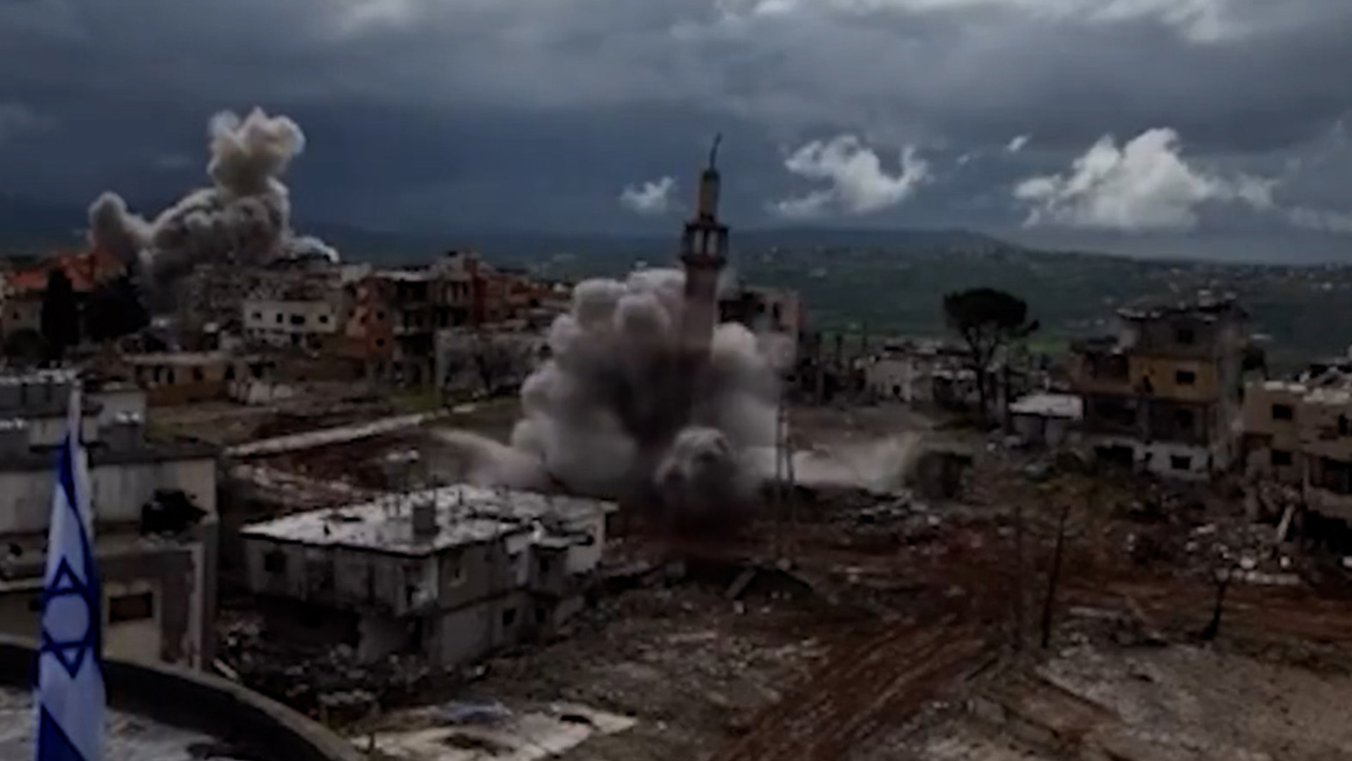 Israeli forces blow up mosque minaret in southern Lebanon