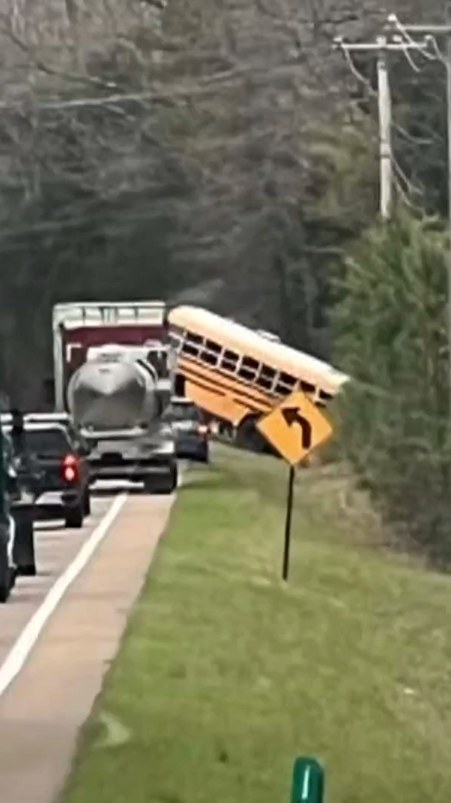 Two students killed in Tennessee school bus crash