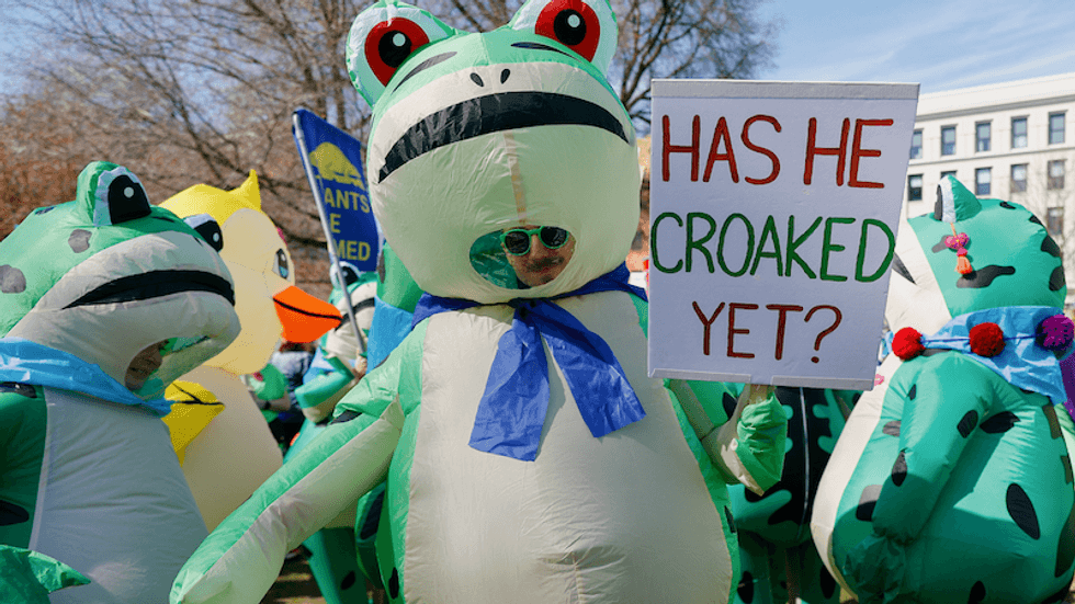 No Kings protesters having ‘fun’ trolling Trump has GOP ‘sweating bullets’: MS NOW panel