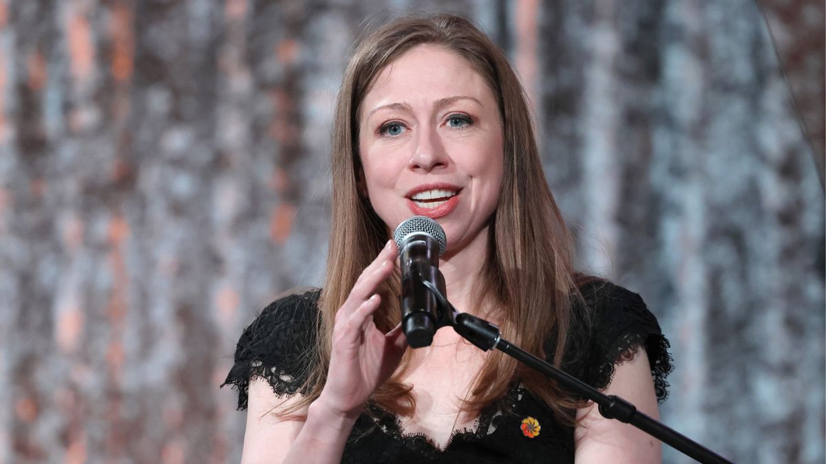 Posts falsely claim Chelsea Clinton said she ‘tested positive’ for mystery illness