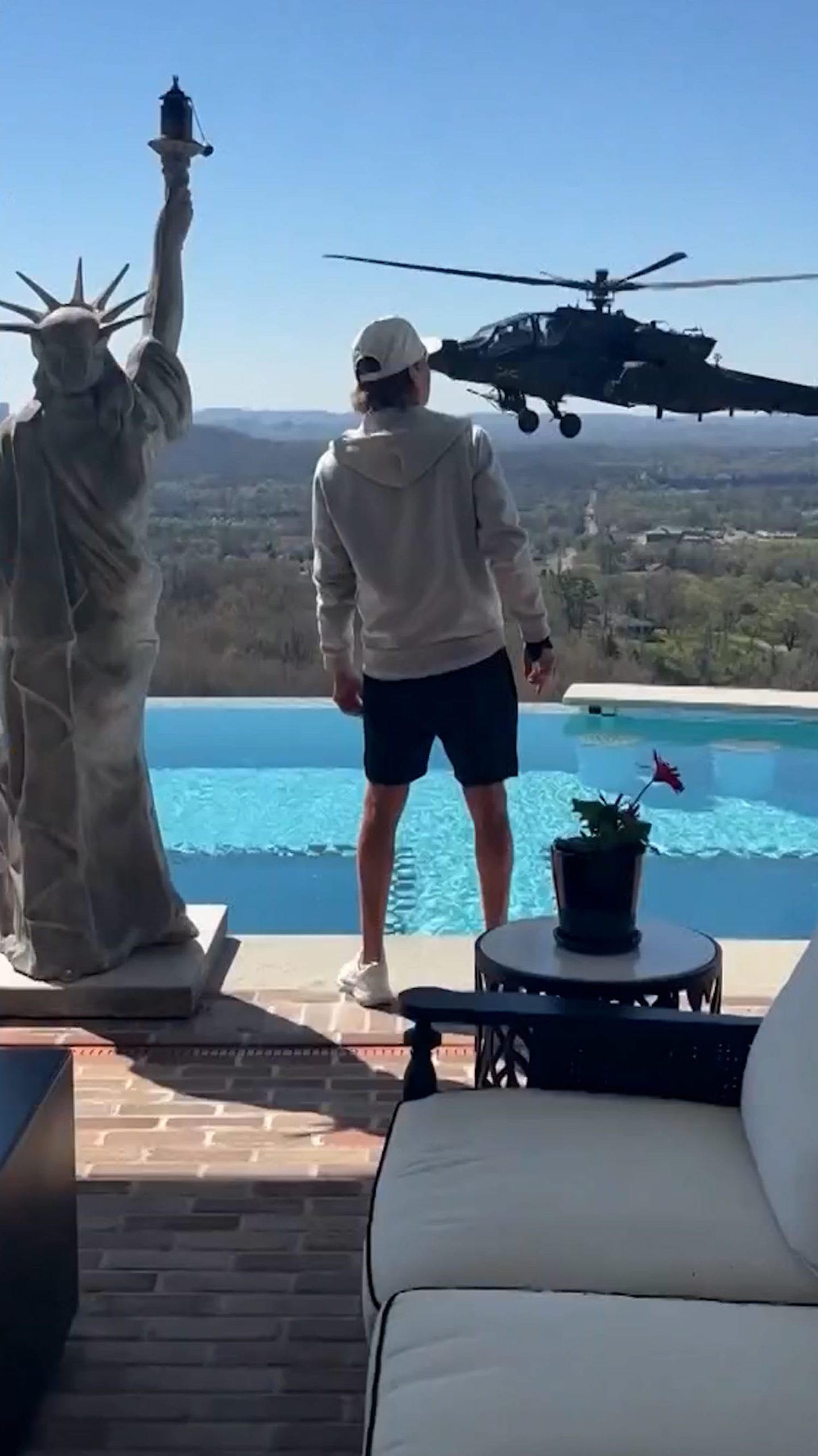 Hegseth lifts Army crew suspension over Kid Rock flyover