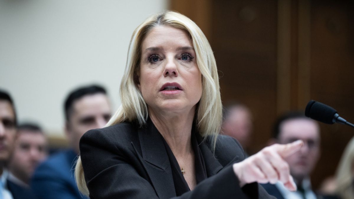 22 rumors involving Pam Bondi we fact-checked before her firing