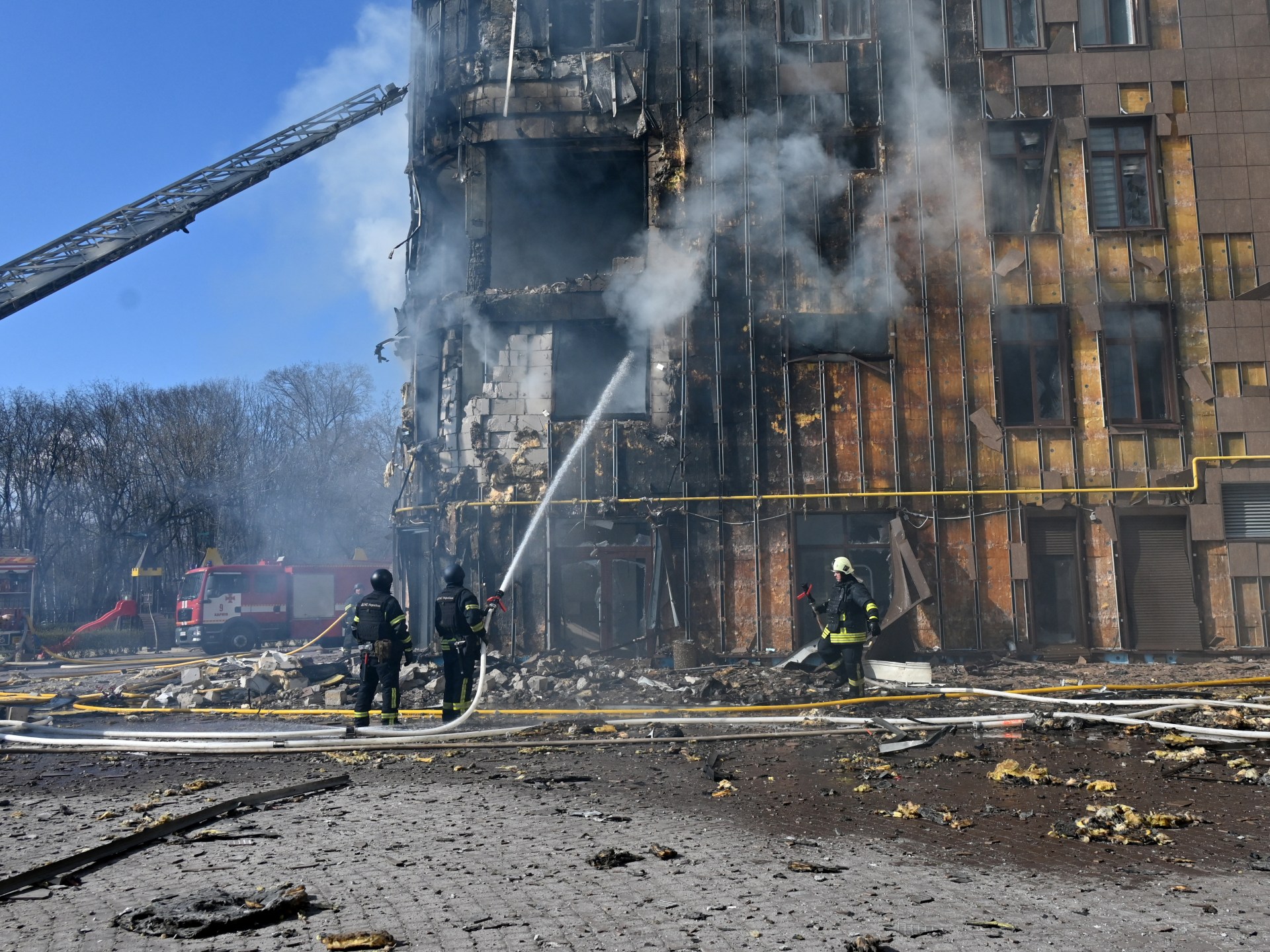 At least four people killed in Russian attacks on Ukraine