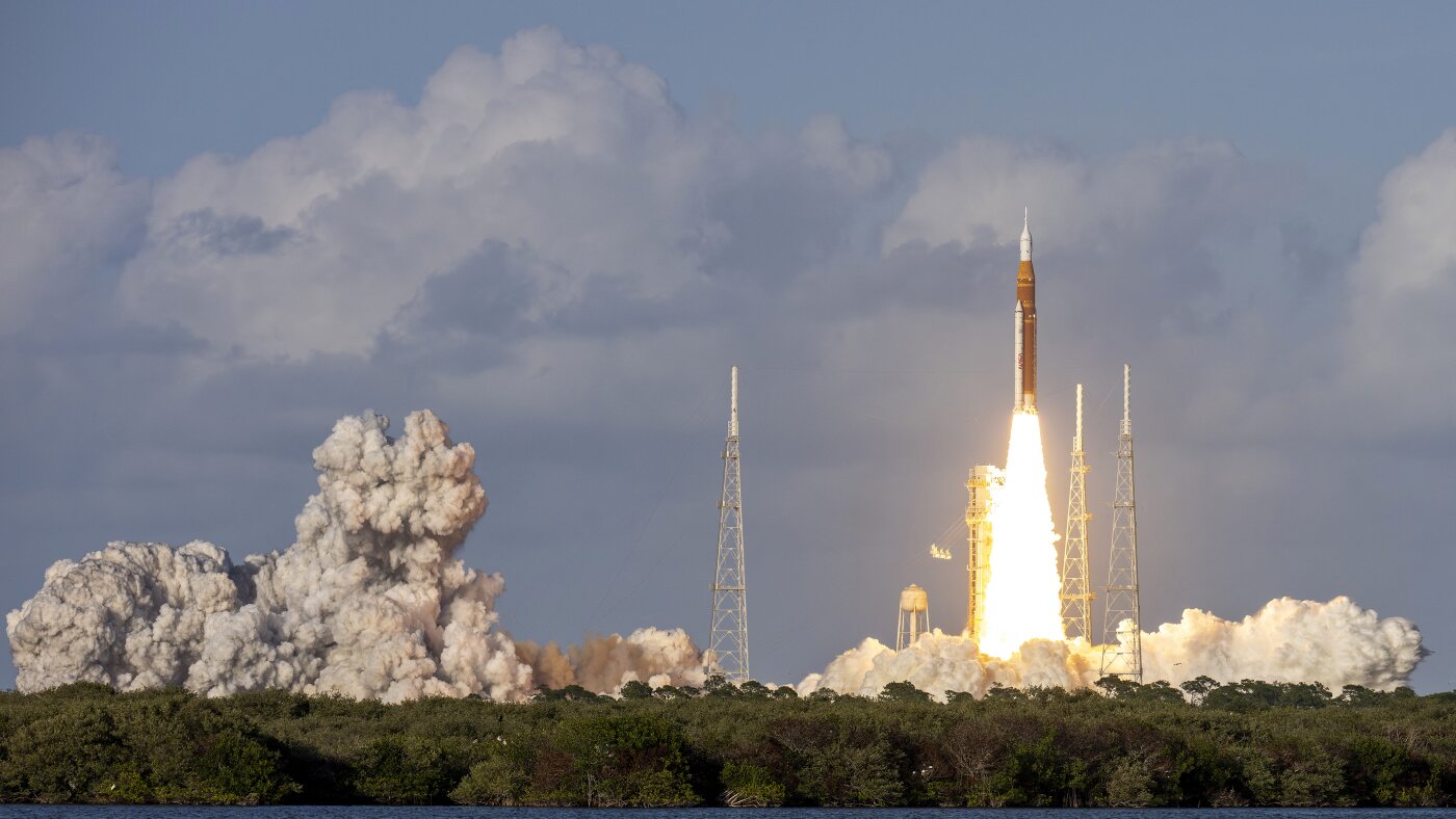 Success! After key milestone, Artemis II astronauts speed off toward the moon