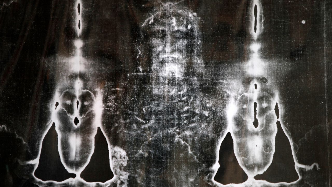 Shroud of Turin, claimed to be Jesus’ burial cloth, contaminated with carrot and red coral DNA
