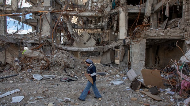 Iran calls for human chains around power plants as Trump’s deadline nears