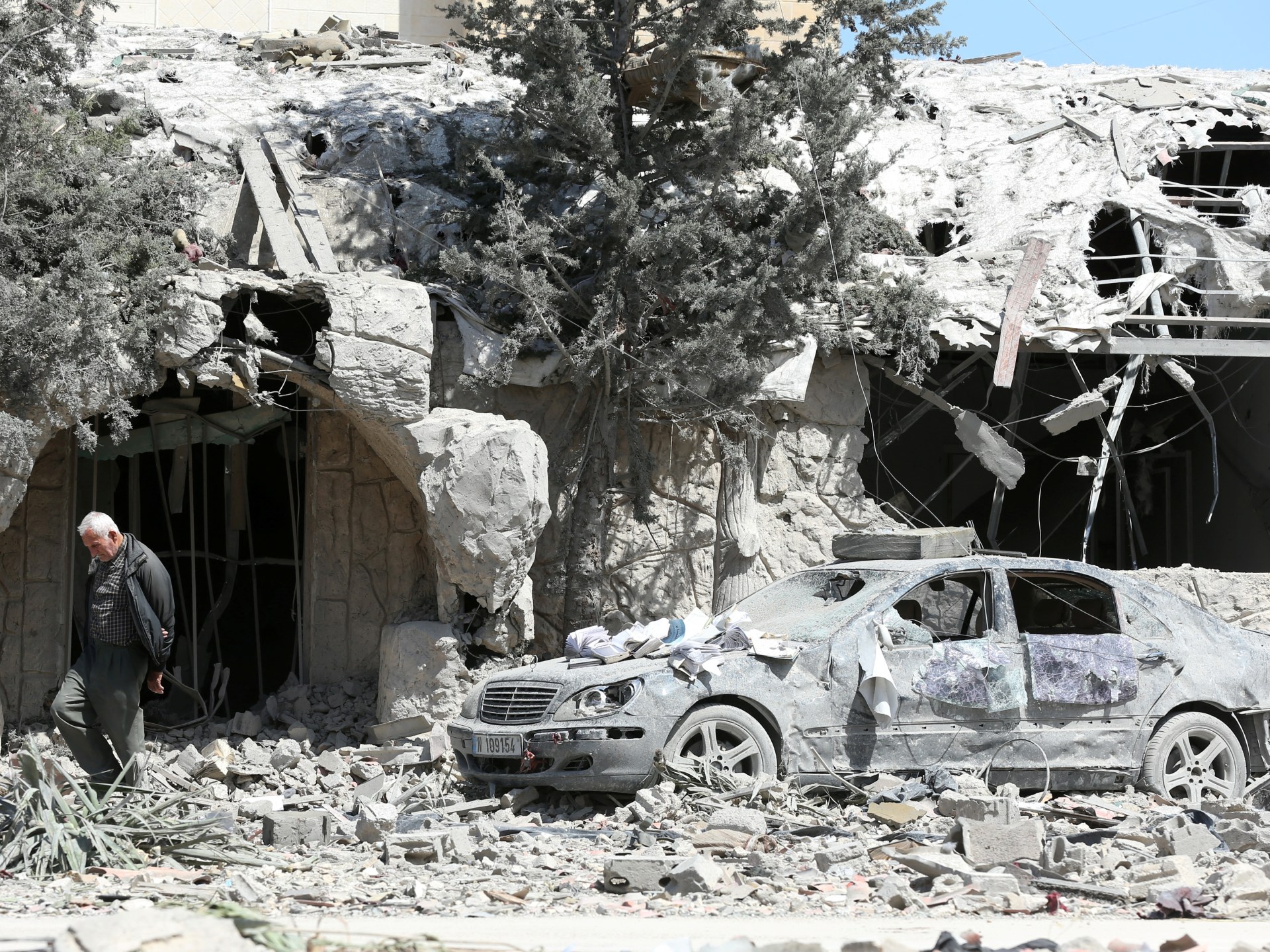 Iran war live: Israeli attacks on Lebanon threaten US-Iran ceasefire talks