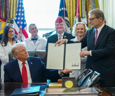 Trump signs executive order supporting medical marijuana