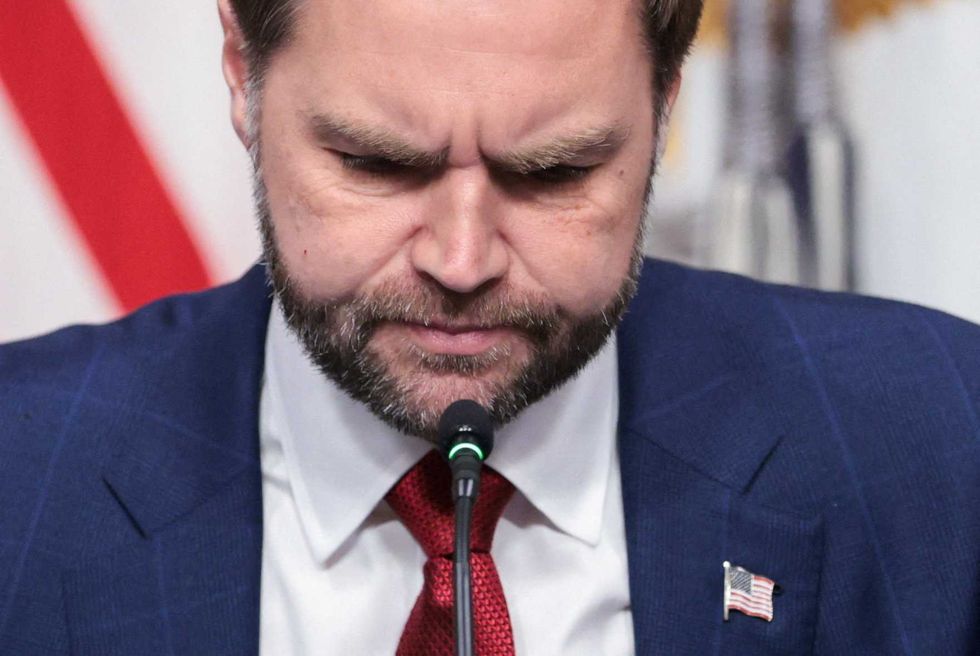 ‘Crude opportunist’ Vance will turn on Trump to save presidential bid: analyst