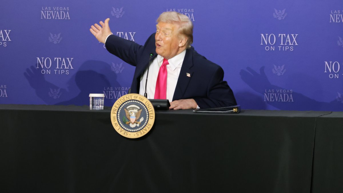 US halts shipment of Iraq’s oil dollars in bid to curb Iran-linked groups