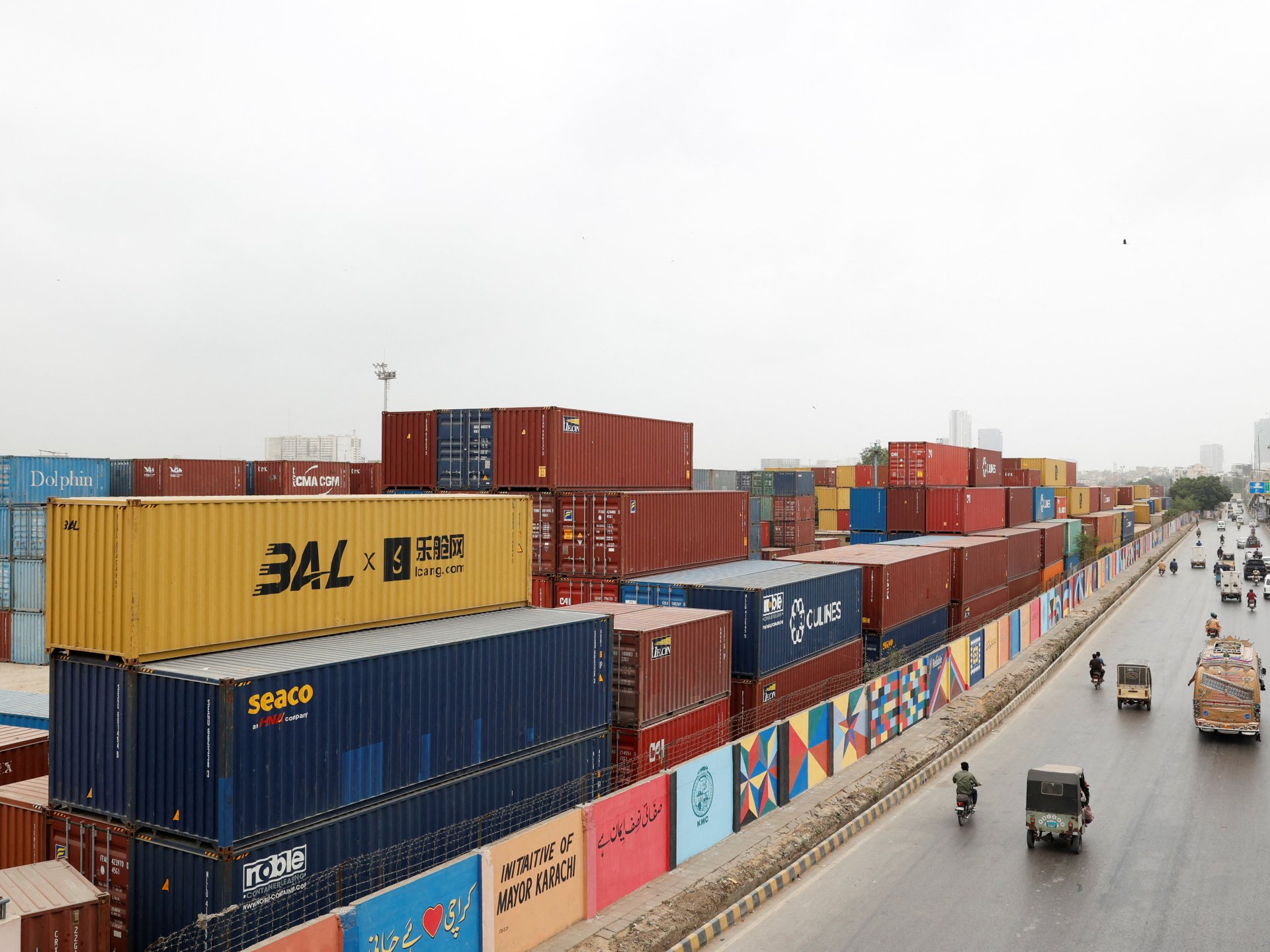 With 3,000 containers stuck in Pakistan, Iran explores more land routes