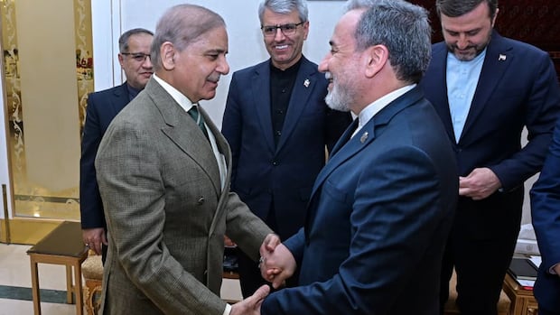 Iran’s foreign minister leaves Islamabad without meeting U.S. envoys, Pakistani officials say