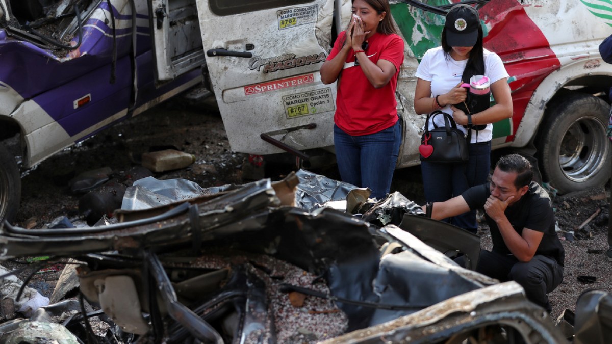 At least 20 killed in Colombia highway blast