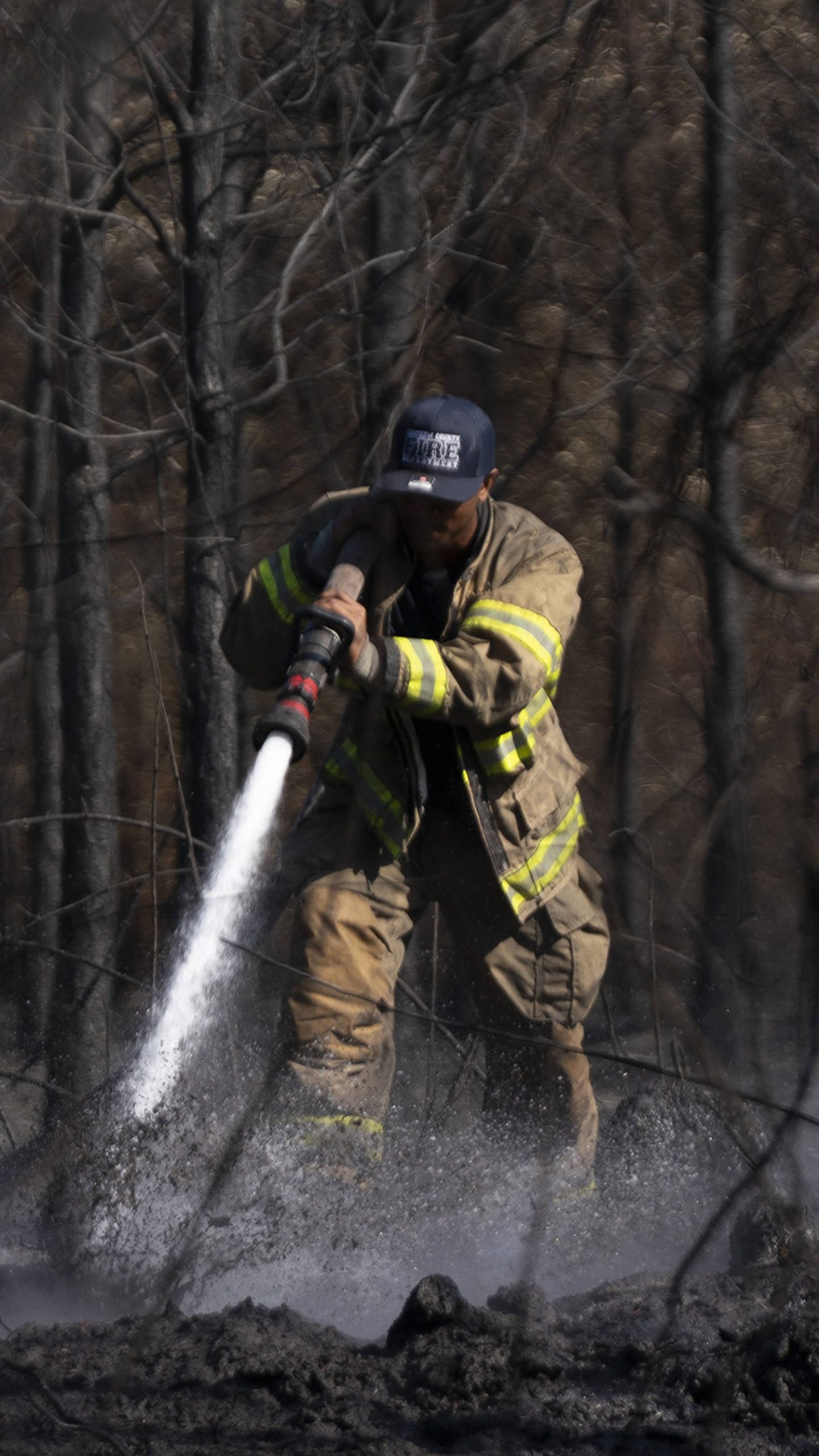 Wildfires rage across multiple counties in Georgia