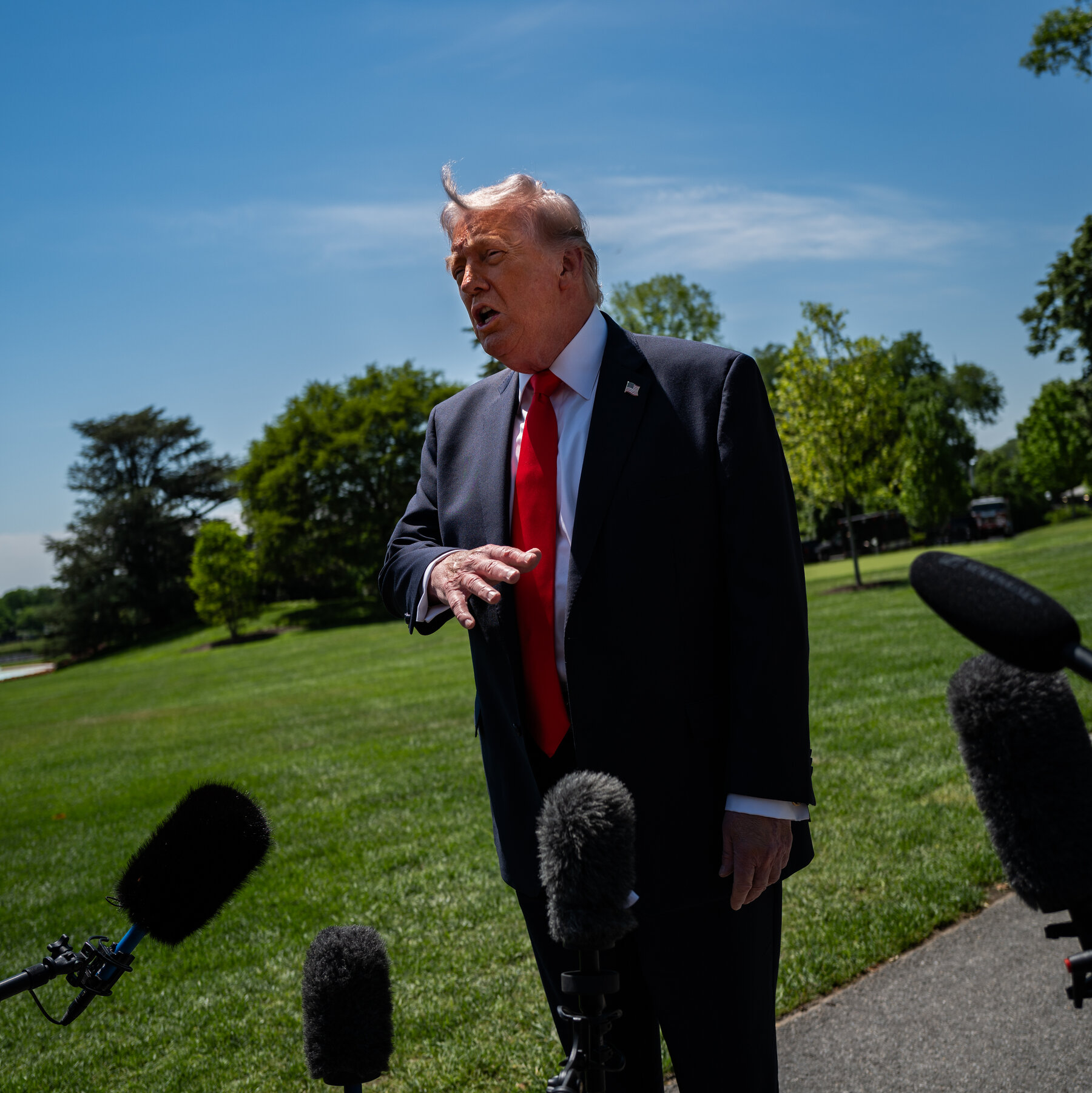 White House Considers Vetting A.I. Models Before They Are Released