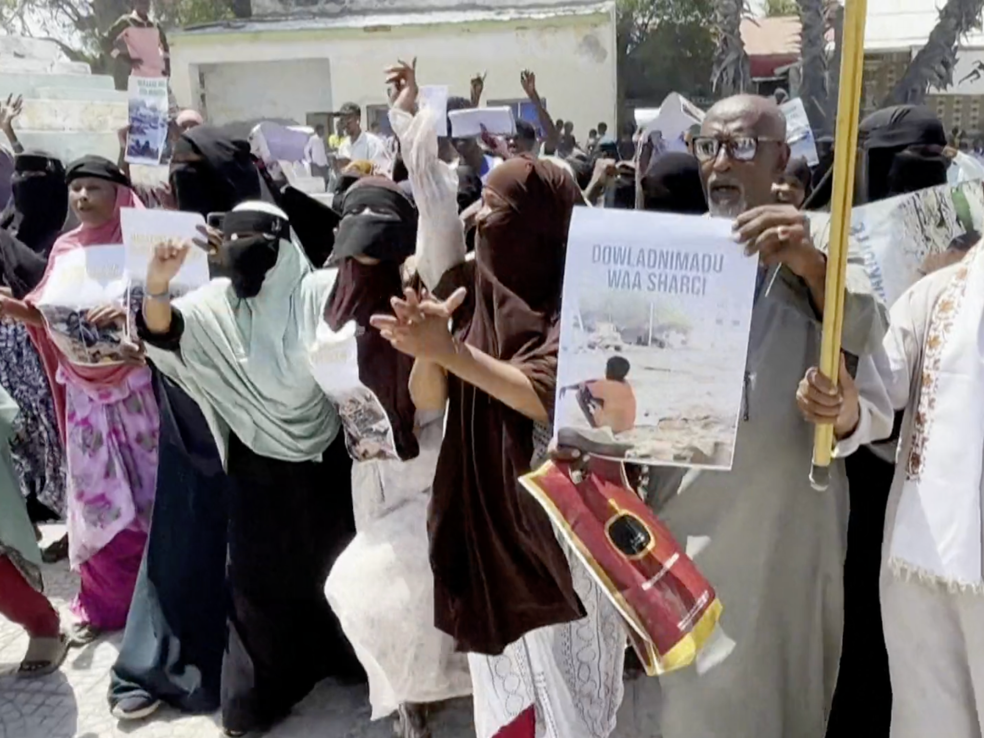 Somalis rally against government-ordered evictions in Mogadishu