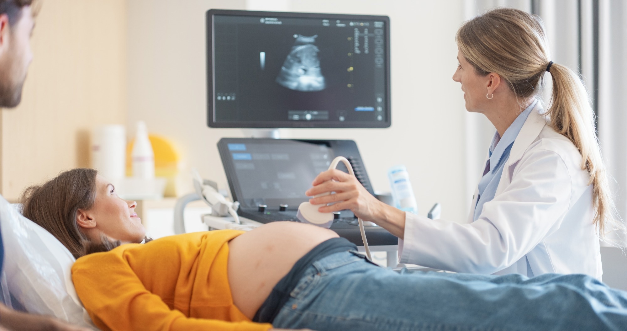 Physician mothers return to work sooner than many Canadian parents, study finds