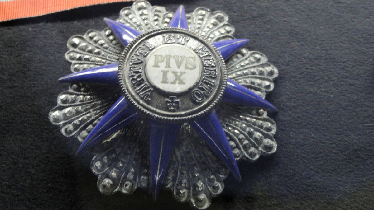 Vatican gave Iranian ambassador diplomatic honor, but Pope Leo XIV didn’t personally bestow it