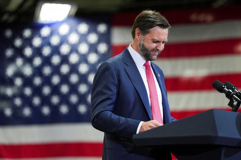 JD Vance’s flopped joke sparks instant mockery: ‘Charm of a rattlesnake’