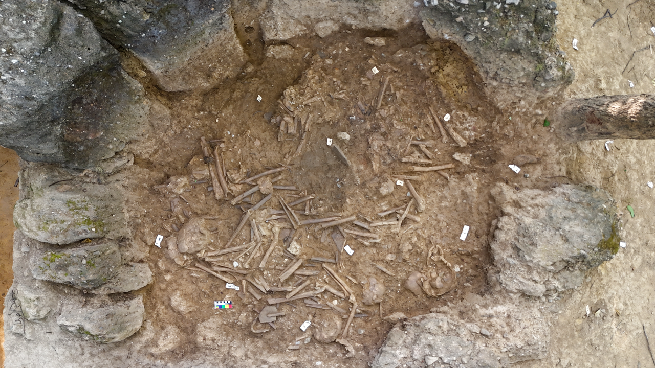 1,200-year-old giant ‘death jar’ in Laos contains generations of human skeletons