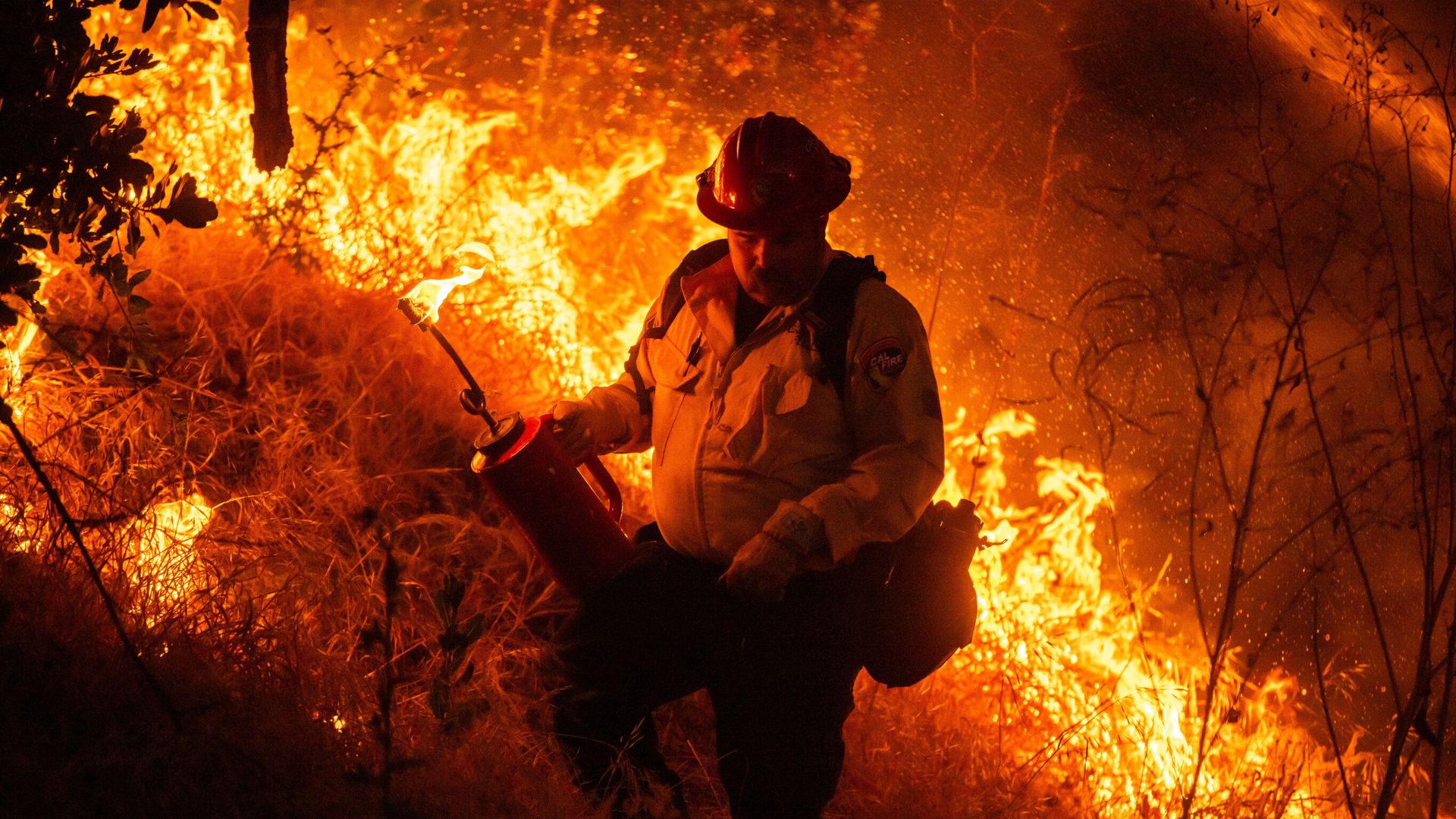 Thousands told to leave homes as wildfire spreads in California