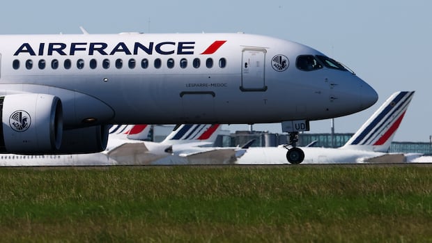 U.S.-bound flight from Paris diverts to Montreal over Ebola restrictions