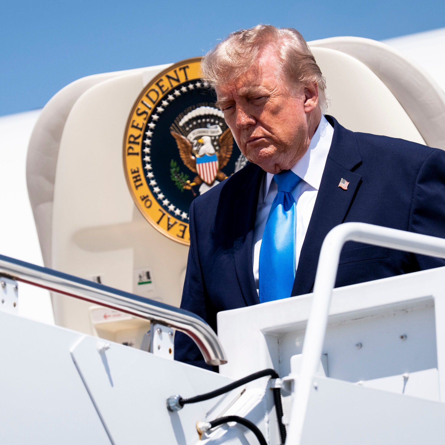 Trump Plans to Sign Executive Order Granting Oversight of A.I. Models