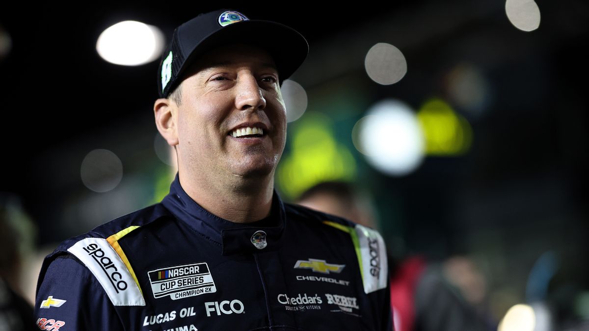 Did NASCAR champ Kyle Busch die from double pneumonia? Claim is unproven