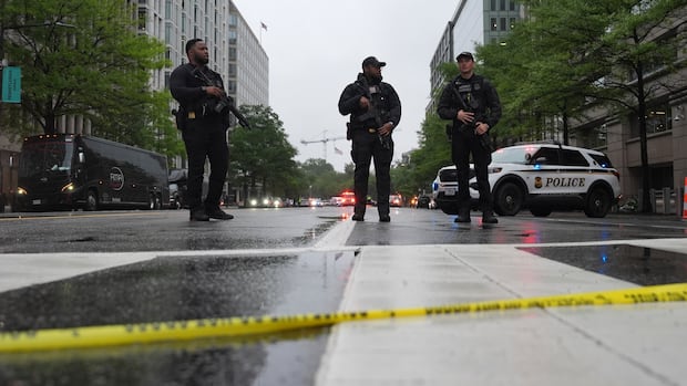 Law enforcement responding to gunshots near White House, FBI says