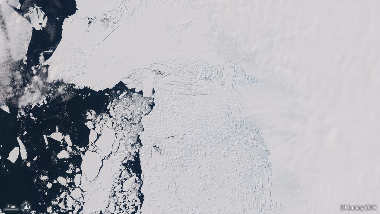 The ‘Doomsday Glacier’ is poised to lose its ice shelf this year. An Antarctic researcher explains what that means for global sea levels