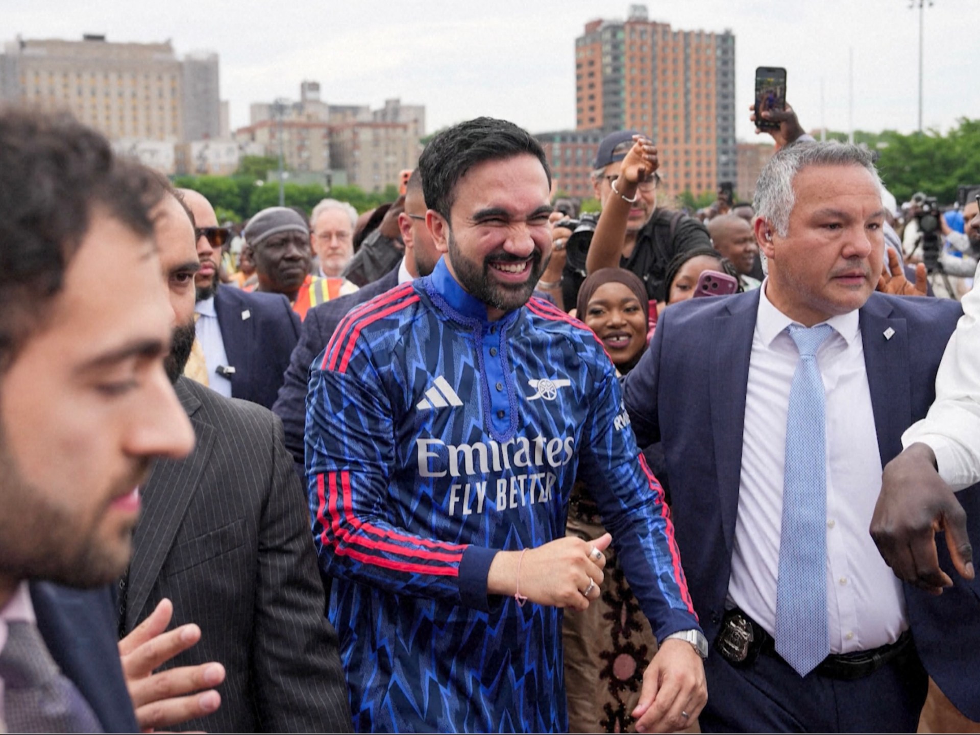 Mamdani wears Arsenal thobe during Eid al-Adha celebrations
