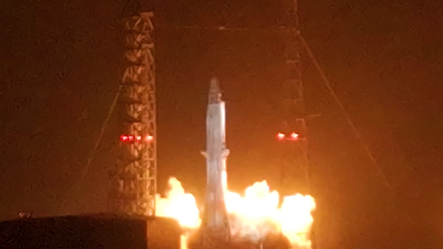 Blue Origin’s New Glenn rocket explodes during engine-firing test in Florida