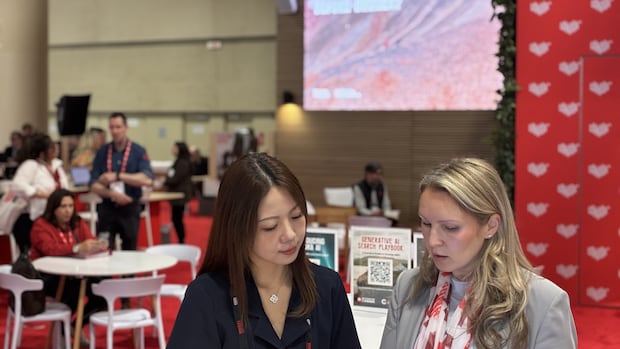 Chinese tourists are choosing Canada — again
