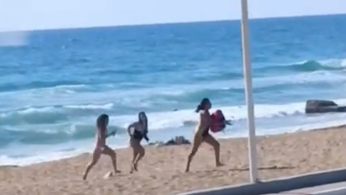 Panic on beach in northern Israel during Hezbollah strikes