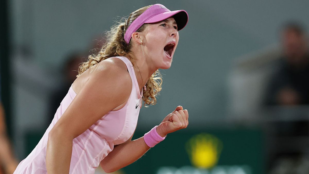 Russia’s Andreeva beats Ukraine’s Kostyuk in no-handshake French Open semi