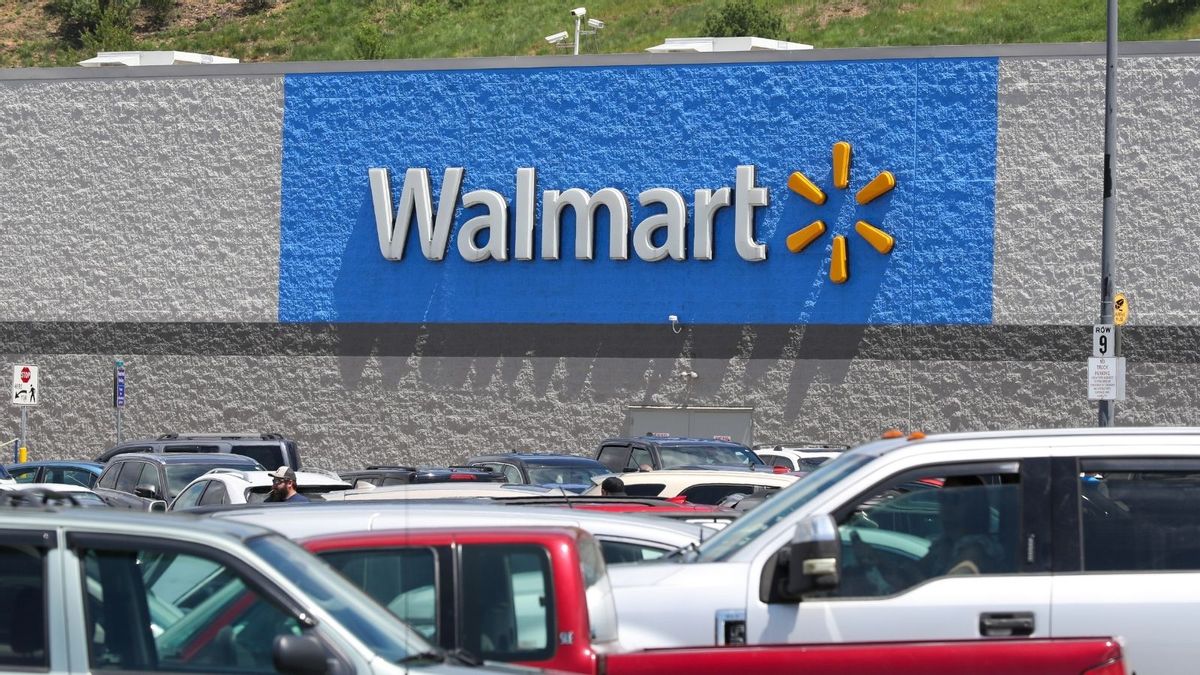 Are human traffickers posing as Walmart employees? There’s no proof