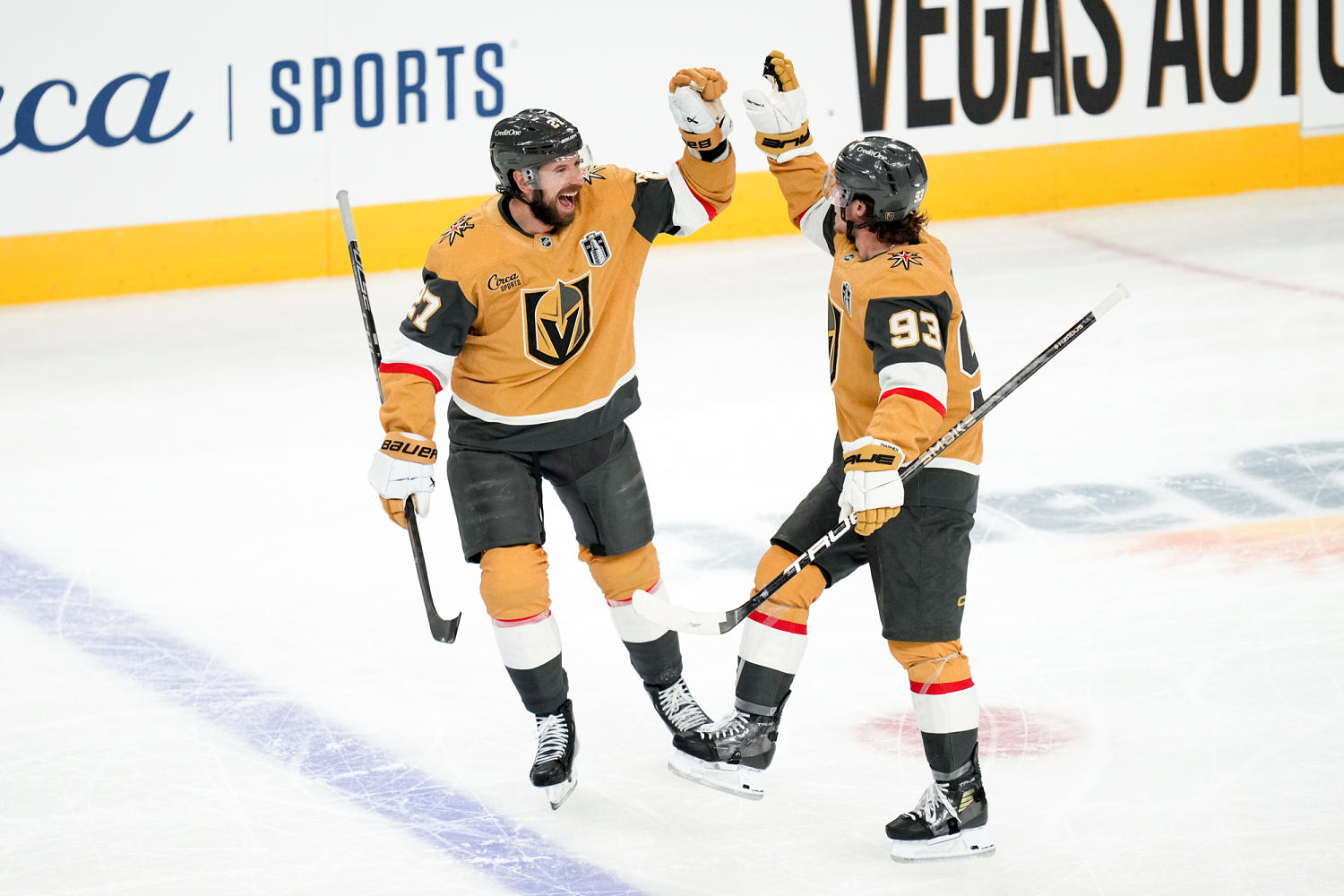 Golden Knights blow 4-goal lead but beat Hurricanes in 2OT to take Game 3 of the Stanley Cup