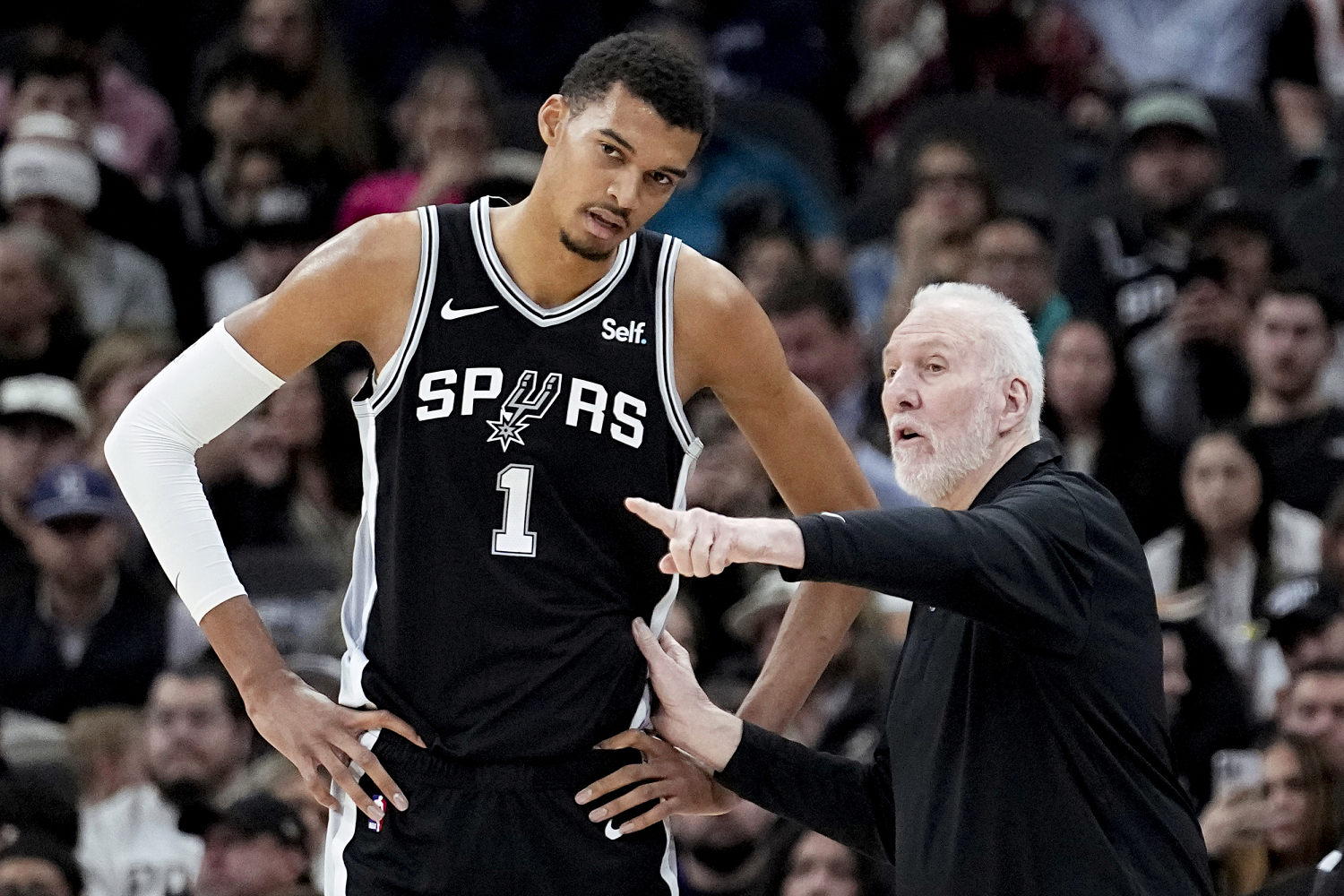 The Spurs’ secret weapon this postseason? A former coach offering pearls of wisdom