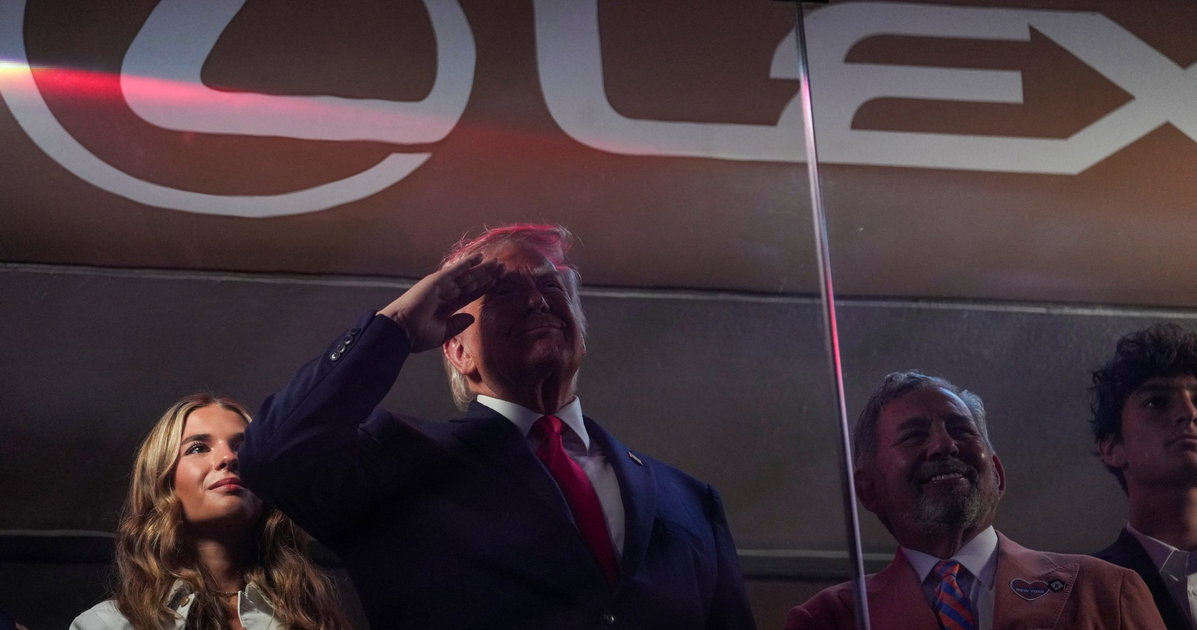 “Completely out of his mind”: Trump claims chorus of boos at Knicks game was “mostly cheers”
