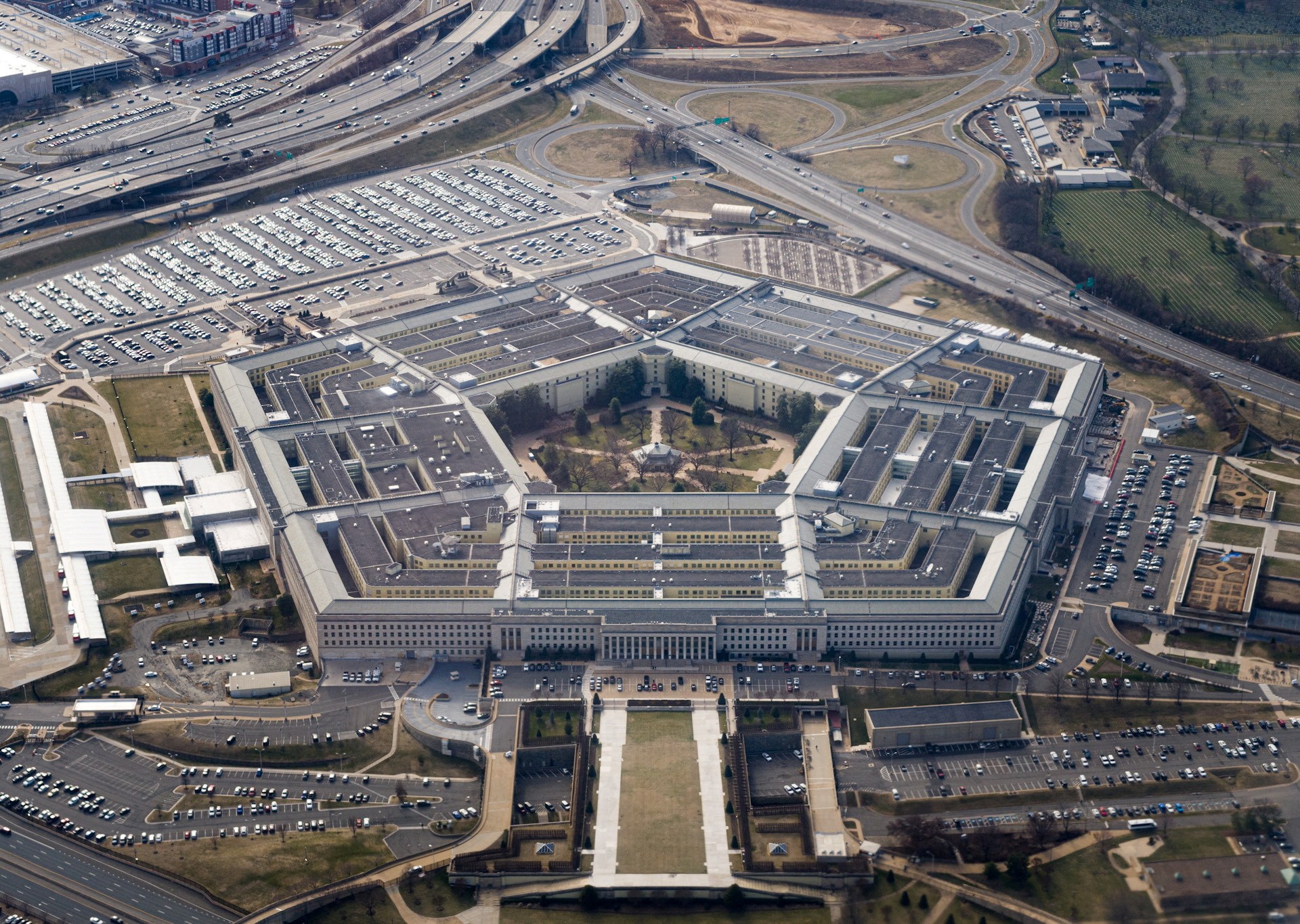 Firefighters on scene at Pentagon during ‘hazardous materials incident’
